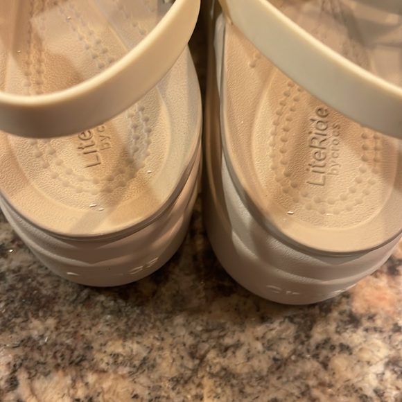 Women's Croc Brooklyn strappy Cream Platform Sandals. Worn a handful of times W8 - Picture 4 of 6